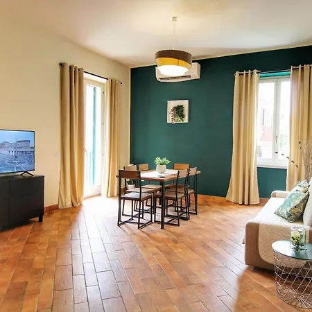 Large And Elegant Apartment